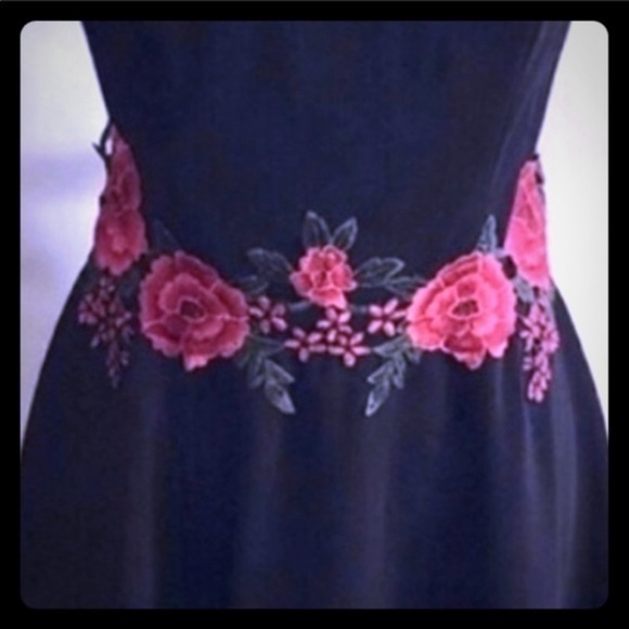 black dress with floral red embroidered roses at waist size 6 NWT - Picture 7 of 15
